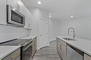 The Maxwell at Highland Creek