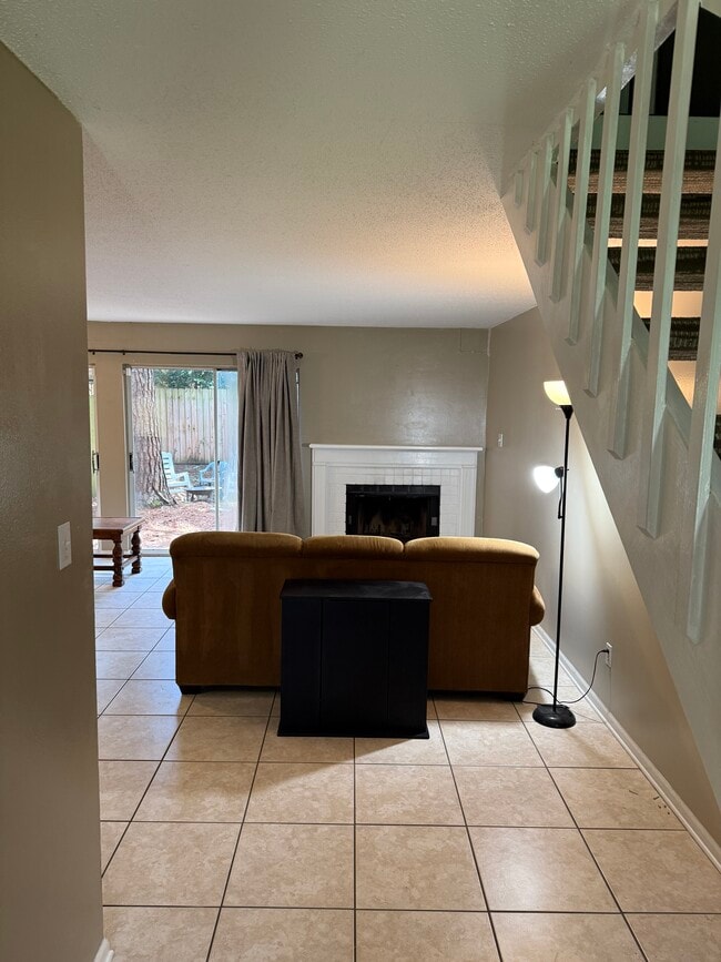6701 Dickens Ferry Rd, Unit 118 in Mobile, AL - Foto de edificio - Building Photo