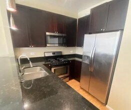 2440 W Madison St in Chicago, IL - Building Photo - Building Photo