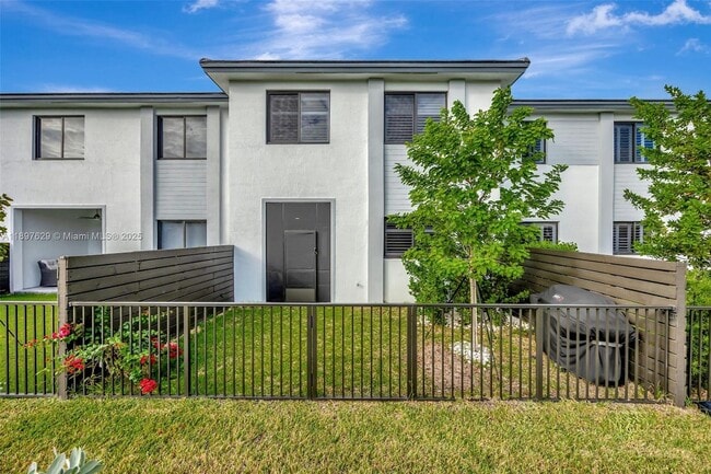 8282 SW 120th Ter in Kendall, FL - Building Photo - Building Photo