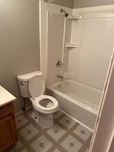 Nottingham West Apartments in Clinton, IA - Building Photo - Building Photo