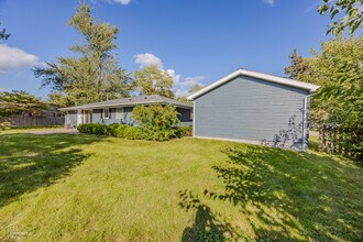 124 Westover Ln in Schaumburg, IL - Foto de edificio - Building Photo