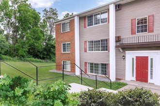 Candlewyck Park Apartments in Ithaca, NY - Foto de edificio - Building Photo