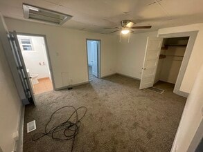 424 Park Ave, Unit 4 in Clairton, PA - Building Photo - Building Photo