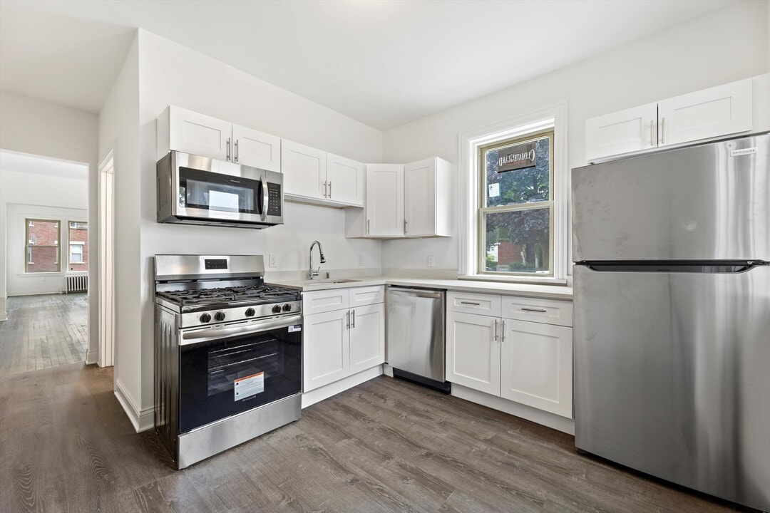 2905 N Bartlett Ave in Milwaukee, WI - Building Photo