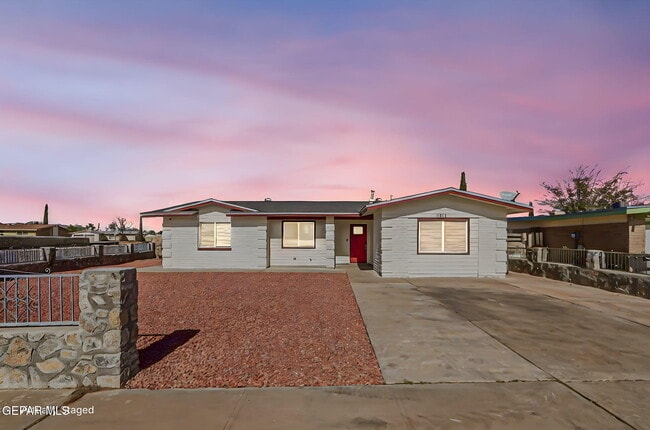 5101 Dearborne Dr in El Paso, TX - Building Photo - Building Photo