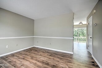 225 Oakcrest Cir in Bristol, VA - Building Photo - Building Photo