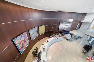 13700 Marina Pointe Dr in Marina Del Rey, CA - Foto de edificio - Building Photo