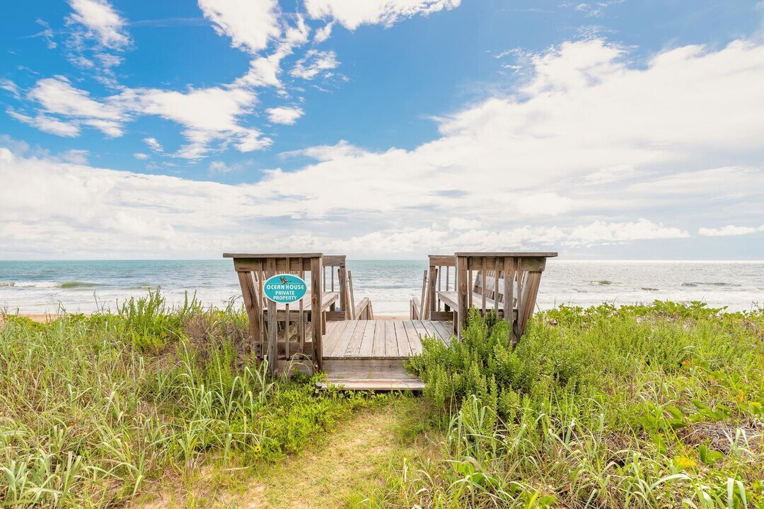 2222 Ocean Shore Blvd in Ormond Beach, FL - Building Photo