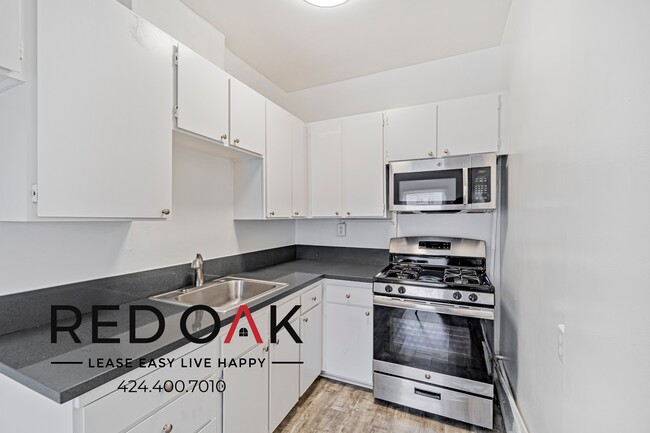 5611 Carlton Way in Los Angeles, CA - Building Photo - Building Photo