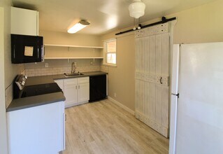 1205 W 2nd Ave in Kennewick, WA - Building Photo - Building Photo