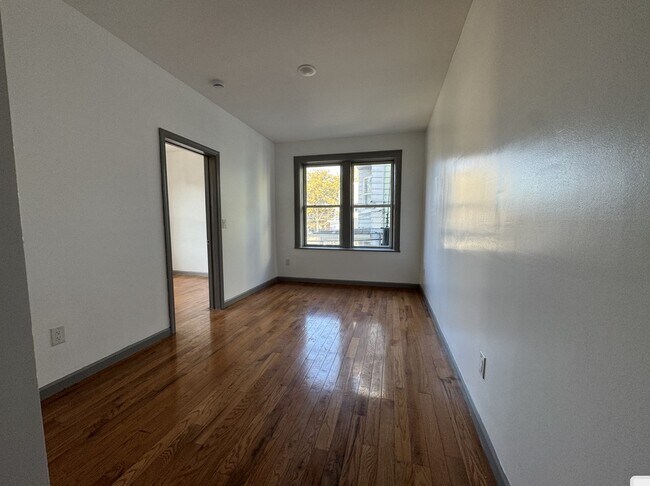 63 Martin Luther King Jr Dr, Unit 3