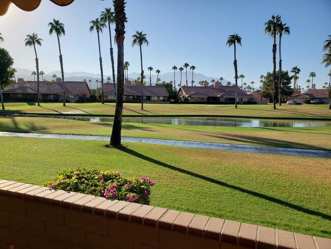 36 Joya Dr in Palm Desert, CA - Foto de edificio - Building Photo