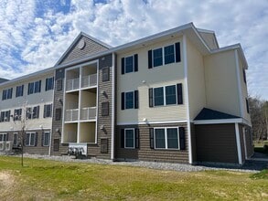 Twin Bridge in Merrimack, NH - Building Photo - Building Photo