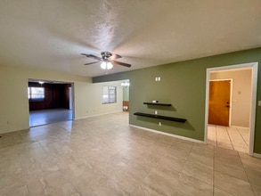 950 Hedgewood Ct in Winter Park, FL - Foto de edificio - Building Photo