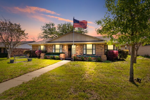 2420 Pinehurst Ln in Mesquite, TX - Building Photo