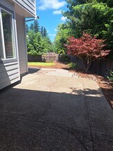 12254 SW 114th Terrace in Portland, OR - Foto de edificio - Building Photo
