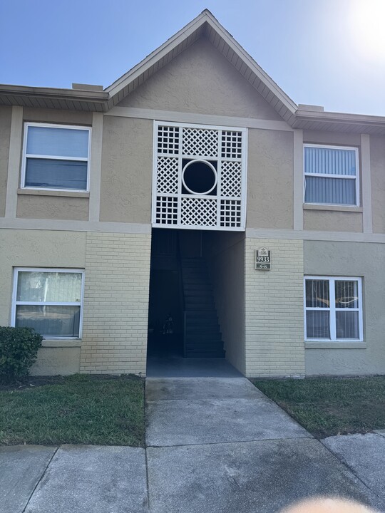 9933 Sweepstakes Ln in Orlando, FL - Building Photo