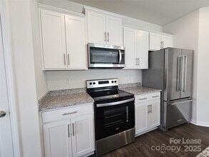 8114 Murray Br Dr in Charlotte, NC - Building Photo - Building Photo