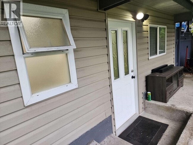 120B 120b Ave in Pitt Meadows, BC - Building Photo - Building Photo