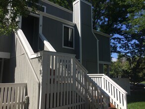 1160 S Monaco St Pkwy in Denver, CO - Foto de edificio - Building Photo