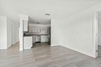 230 SW 13th Ave in Fort Lauderdale, FL - Foto de edificio - Building Photo