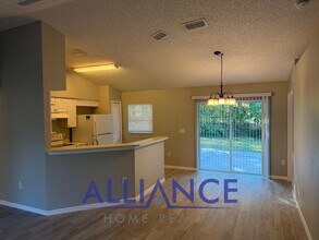 546 Lancaster Ave in Orange City, FL - Building Photo - Building Photo