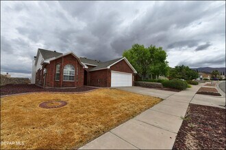 7089 Black Ridge Dr in El Paso, TX - Building Photo - Building Photo