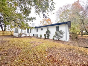 9454 Flowes Store Rd in Midland, NC - Building Photo - Building Photo