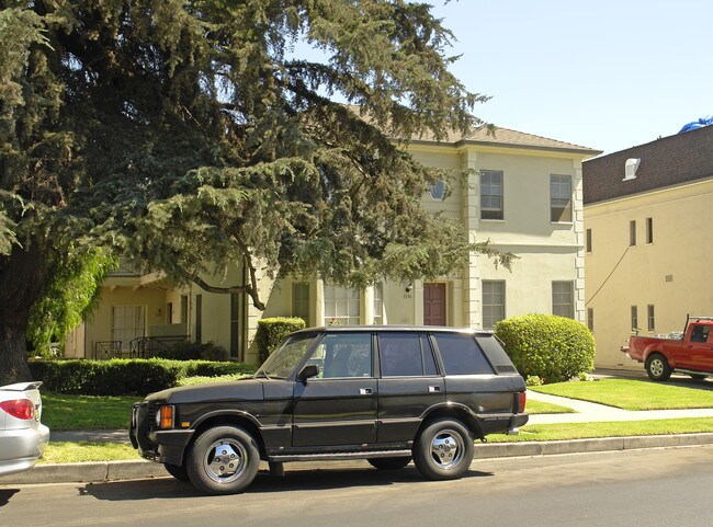 1336 N Alta Vista Blvd in Los Angeles, CA - Building Photo - Building Photo