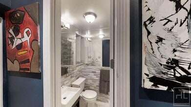 Mott Street, Unit 4 in New York, NY - Building Photo - Building Photo