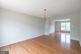 8 Mintwood Dr in Fredericksburg, VA - Building Photo - Building Photo