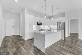 1761 Old Meadow Rd in Tysons, VA - Building Photo - Building Photo