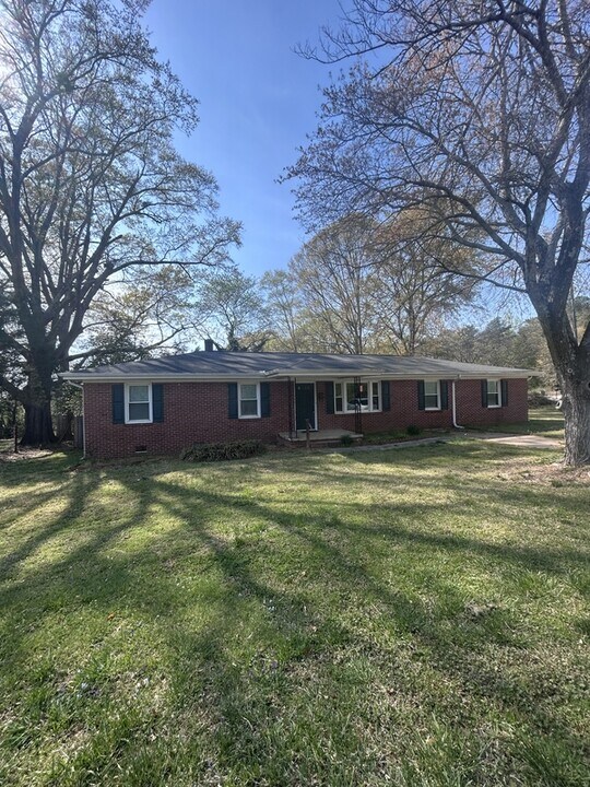 648 Berkeley Dr in Clemson, SC - Building Photo