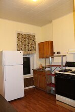 74 13th St, Unit 1 in Troy, NY - Building Photo - Building Photo