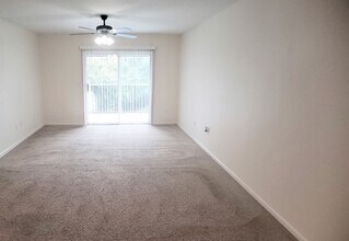 802 Crest Pines Dr in Orlando, FL - Building Photo - Building Photo