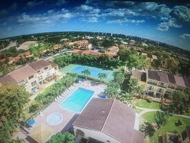 7795 Grande St in Sunrise, FL - Building Photo