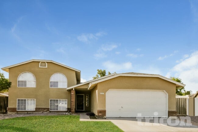 property at 601 E Palomino Dr