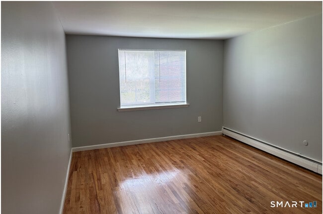 72 Folly Brook Blvd in Wethersfield, CT - Foto de edificio - Building Photo