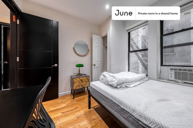 Room in Shared 4 bed/2 bath home in New York, NY - Building Photo - Building Photo