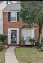 2951 Lexington Trace Dr in Smyrna, GA - Building Photo
