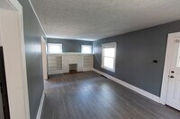 388 Independence Ct photo'