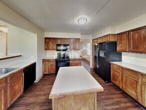 19065 E Chenango Cir in Aurora, CO - Foto de edificio - Building Photo