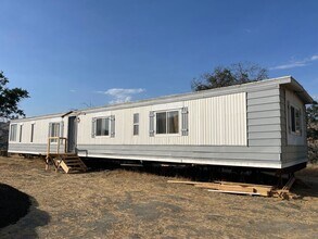 37575 Shadybrook Ln in Squaw Valley, CA - Foto de edificio - Building Photo