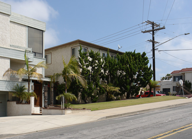 4104 Haines St in San Diego, CA - Building Photo - Building Photo