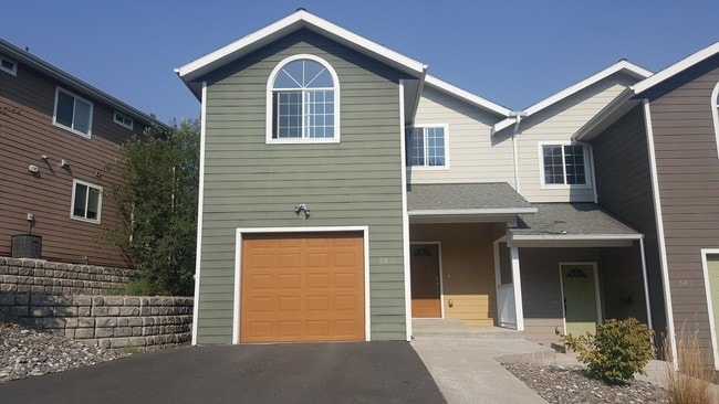 property at 560 SW State St