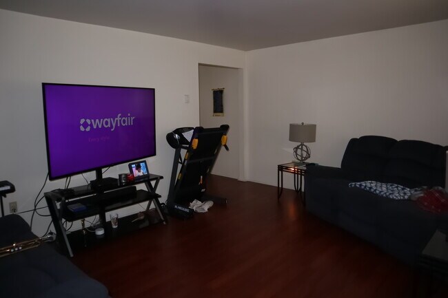 198 Ellsworth St in California, PA - Foto de edificio - Building Photo