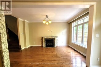 755 John Cole Ct in Newmarket, ON - Building Photo - Building Photo