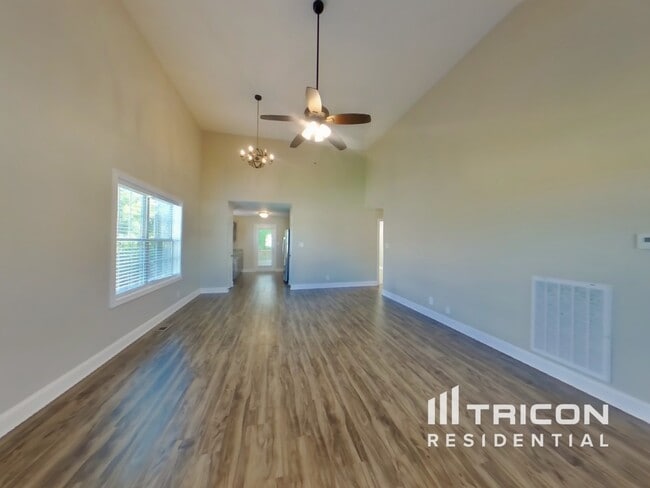 2945 Lancelot Ln in Clarksville, TN - Building Photo - Building Photo