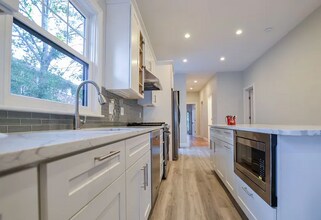 66 Allston St, Unit 1 in Boston, MA - Building Photo - Building Photo